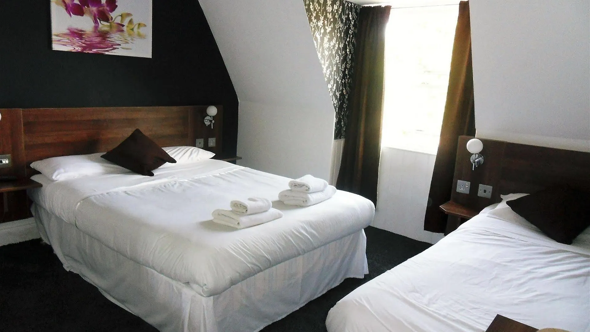 Bed and Breakfast Cherry Blossom Guest House Γουίτμπι