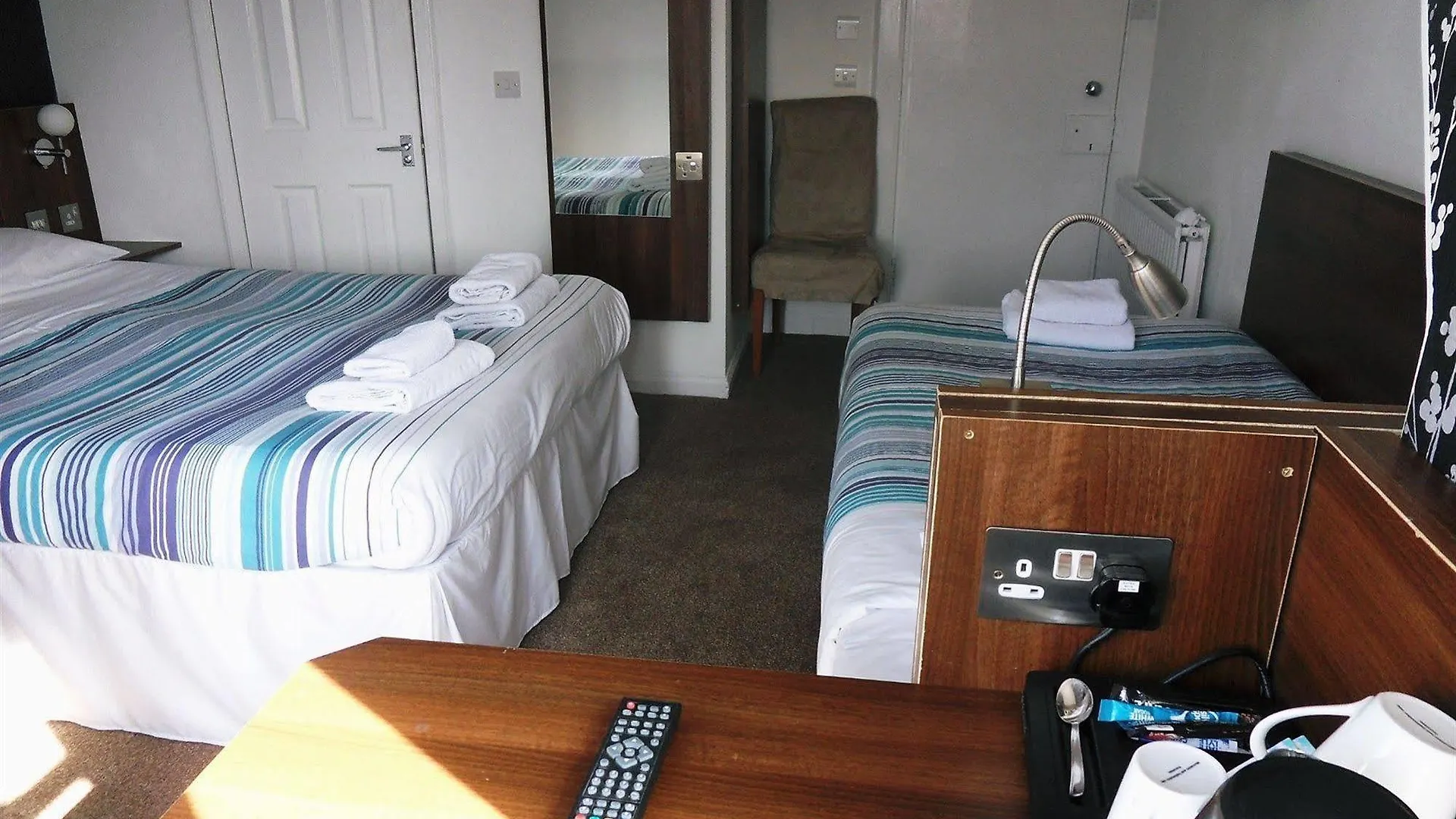 Bed and Breakfast Cherry Blossom Guest House Γουίτμπι