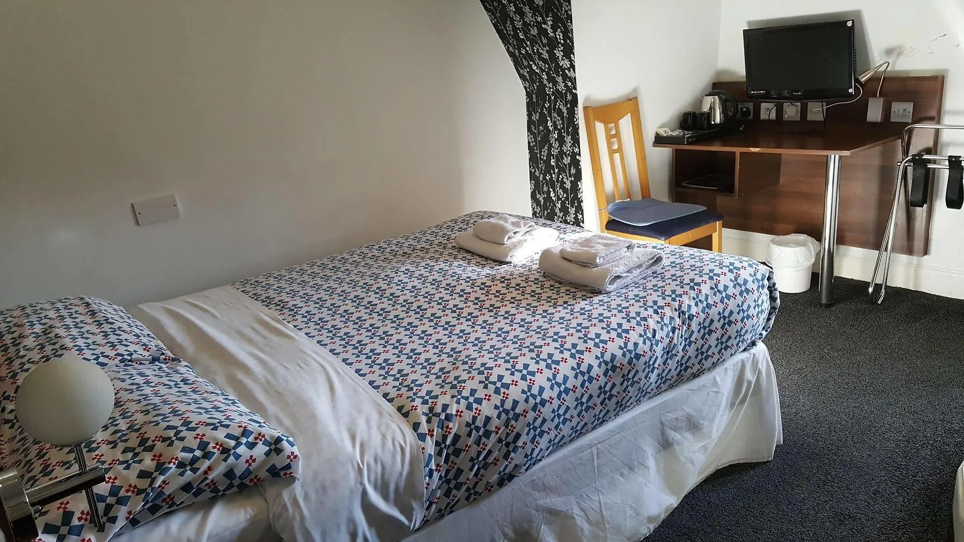 Cherry Blossom Guest House Γουίτμπι 3*,  Ηνωμένο Βασίλειο