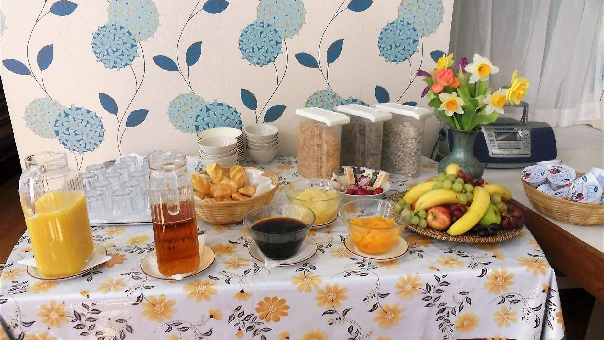 Cherry Blossom Guest House Γουίτμπι 3*,  Ηνωμένο Βασίλειο