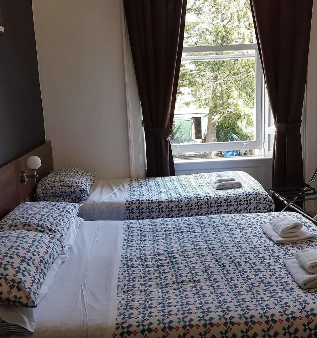 Bed and Breakfast Cherry Blossom Guest House Γουίτμπι