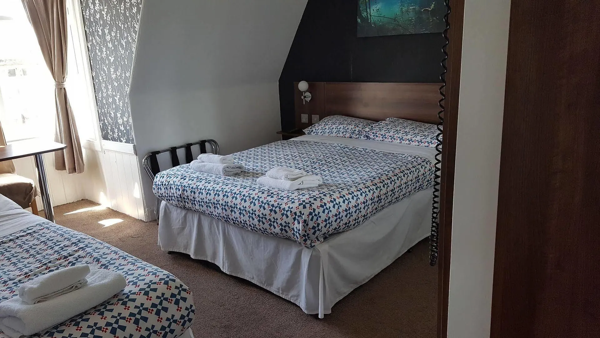 Cherry Blossom Guest House Γουίτμπι 3*,  Ηνωμένο Βασίλειο