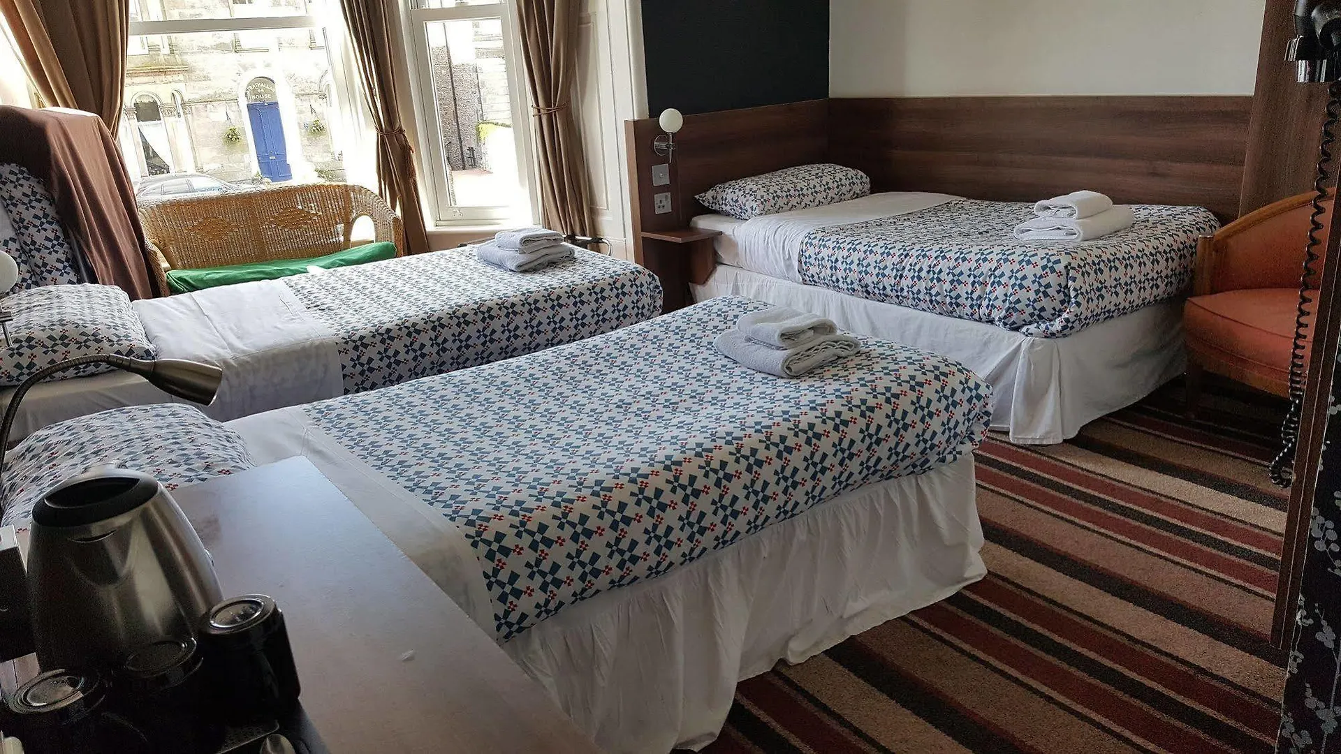 Cherry Blossom Guest House Γουίτμπι 3*,