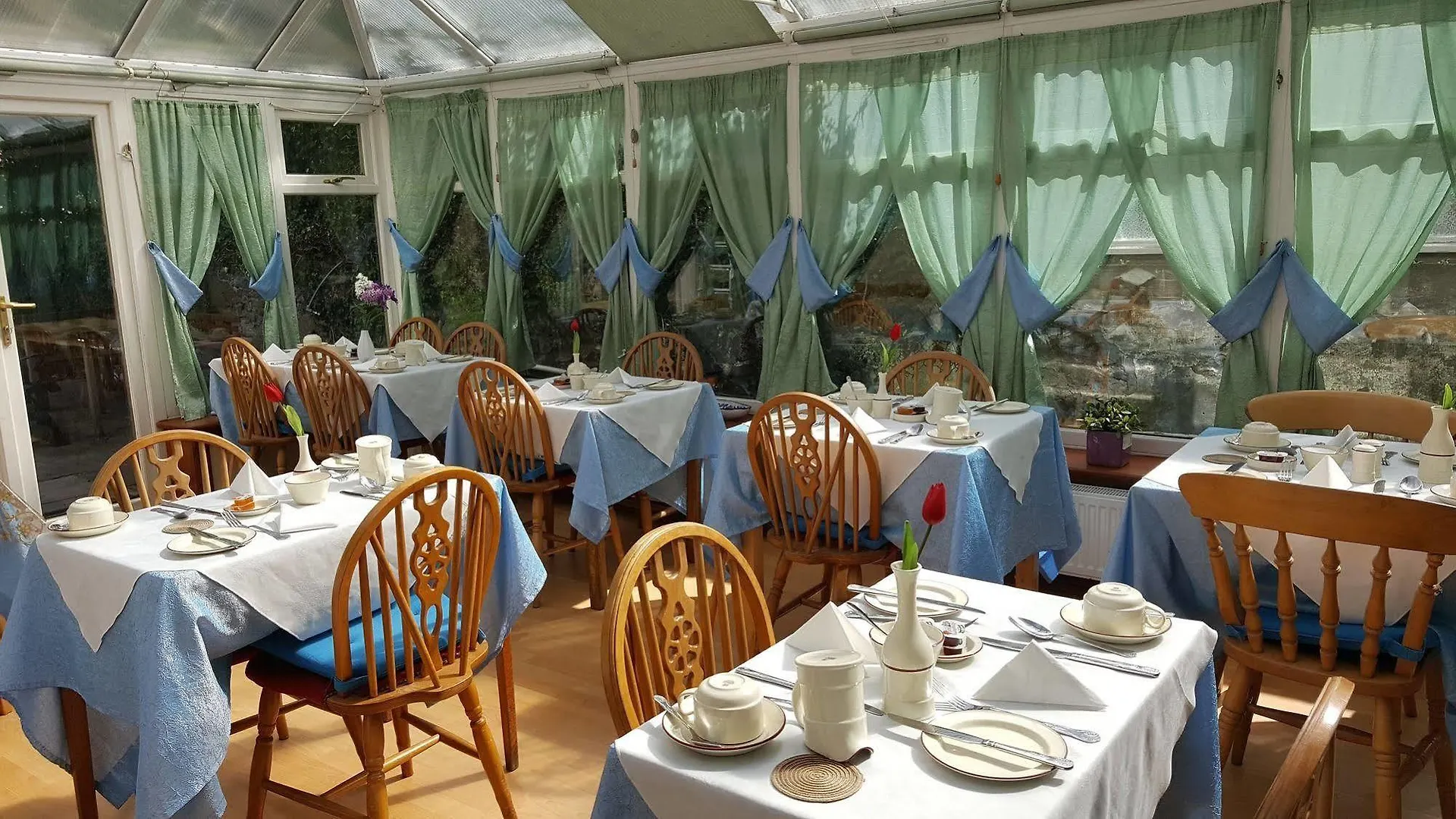 Cherry Blossom Guest House Γουίτμπι