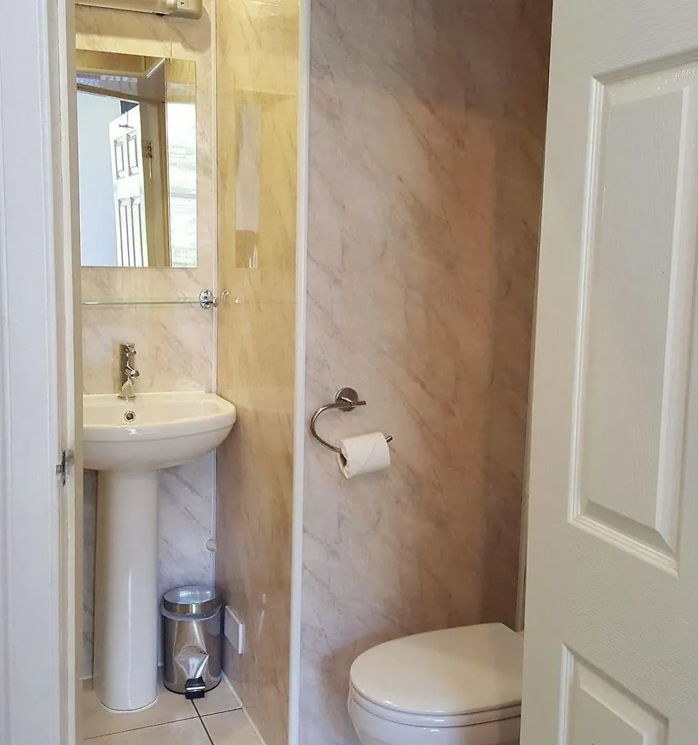 *** לינה וארוחת בוקר וויטבי Cherry Blossom Guest House בריטניה